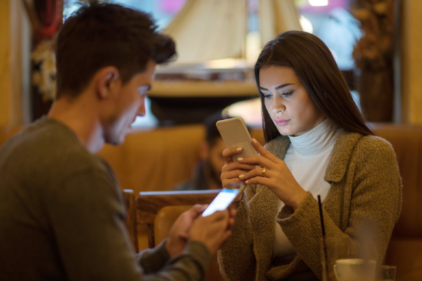 O Crescimento do Complexo Econômico por Trás da Política de Deportação Americana