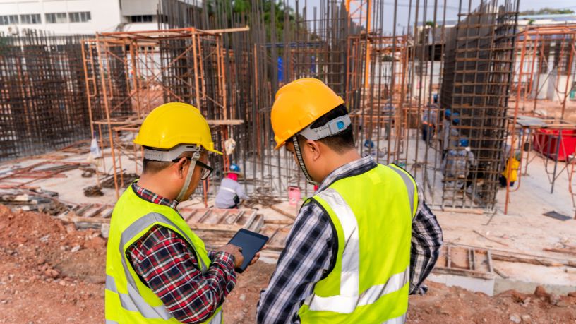 Entenda com Valderci Malagosini Machado por que a industrialização é decisiva para garantir produtividade, cumprimento de prazos e controle de custos na construção.