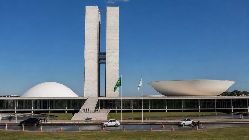Fim da escala 6x1: debate político sobre custos empresariais e impactos na economia